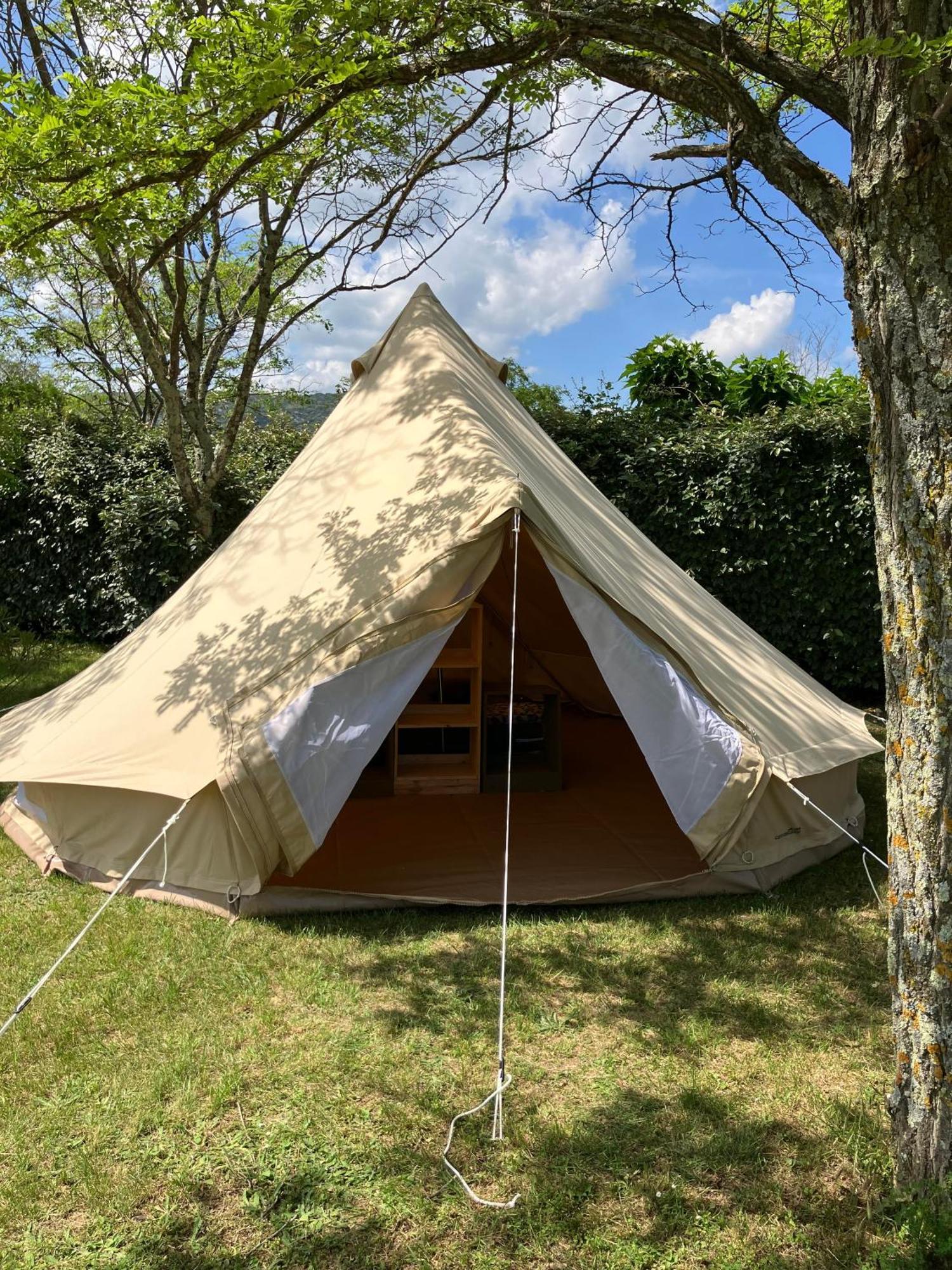 Camping Carrefour De L'Ardeche Saint-Remeze Экстерьер фото